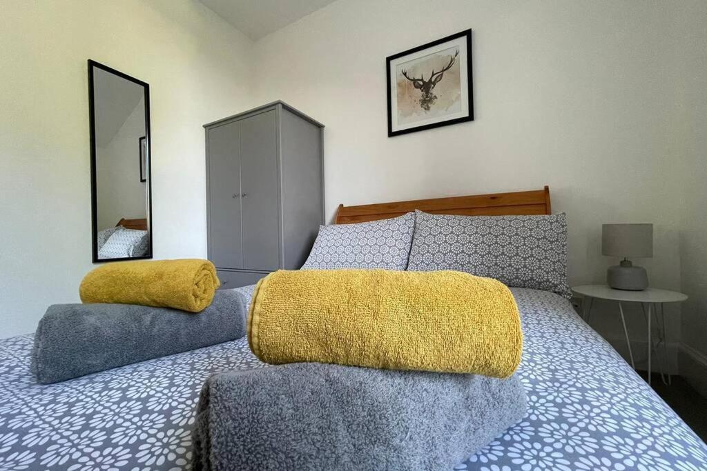 No 10 Immaculate City Centre, Top Floor 2 Bed Flat With Free Parking Inverness Dış mekan fotoğraf