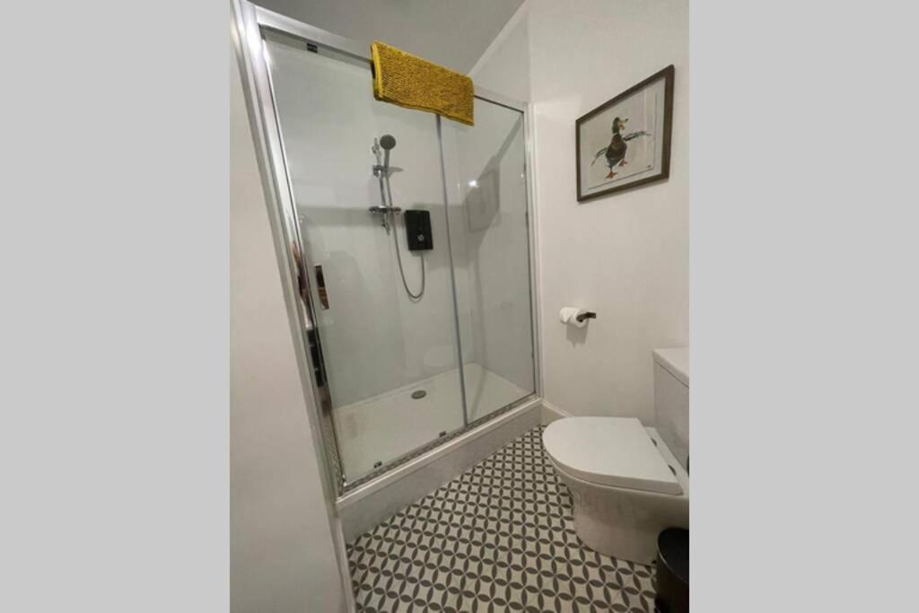 No 10 Immaculate City Centre, Top Floor 2 Bed Flat With Free Parking Inverness Dış mekan fotoğraf