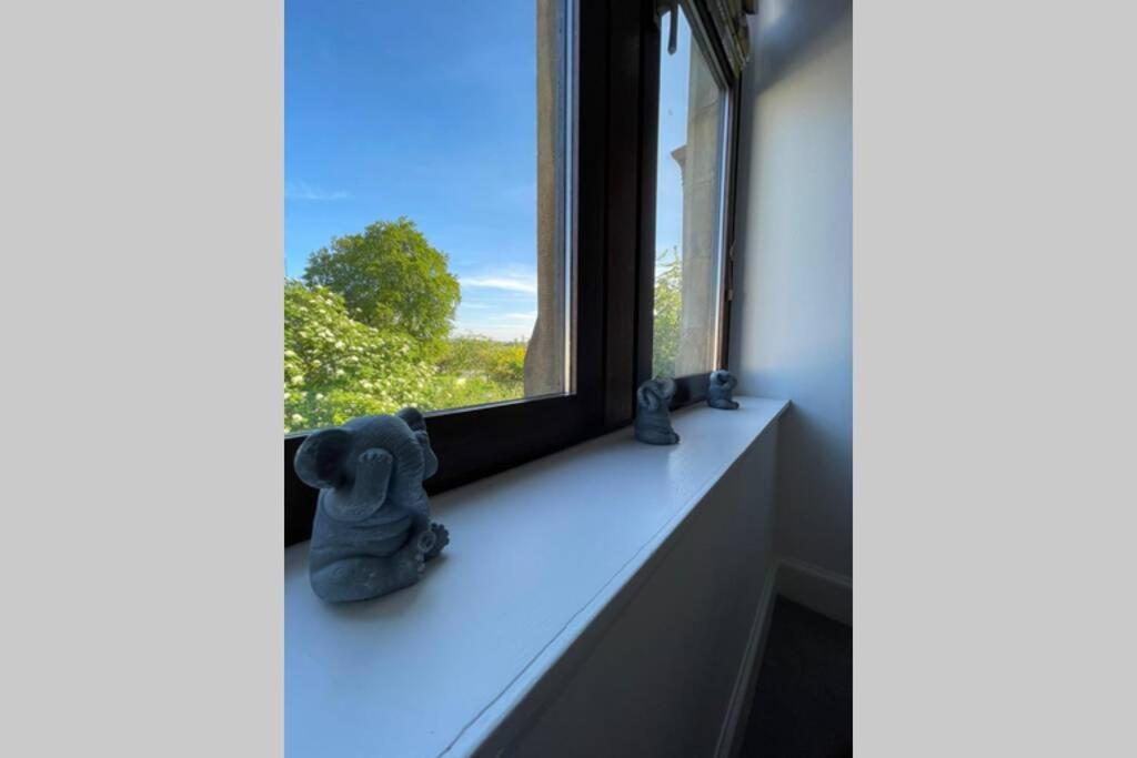 No 10 Immaculate City Centre, Top Floor 2 Bed Flat With Free Parking Inverness Dış mekan fotoğraf