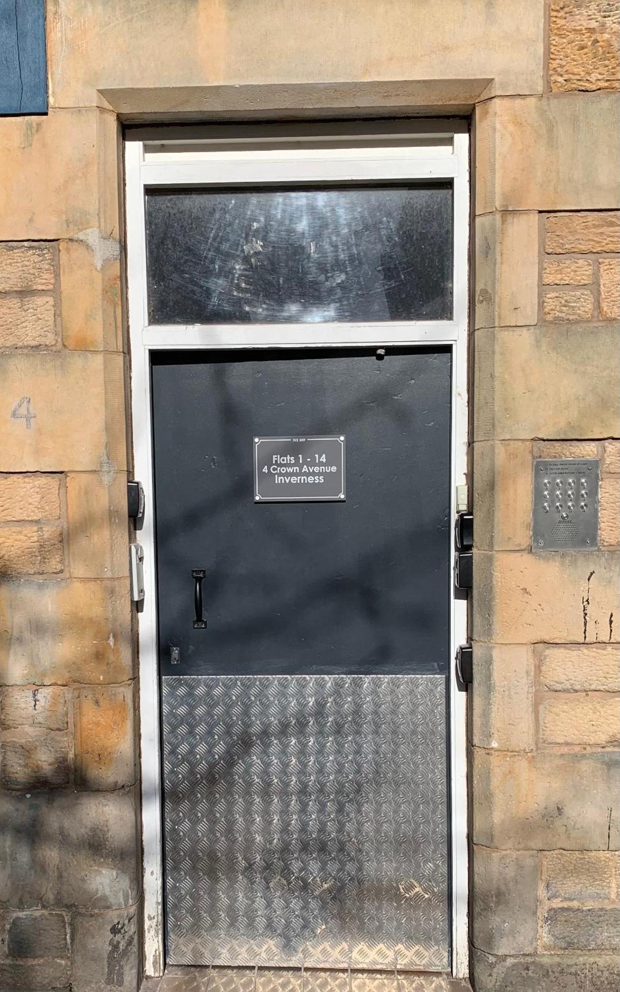 No 10 Immaculate City Centre, Top Floor 2 Bed Flat With Free Parking Inverness Dış mekan fotoğraf